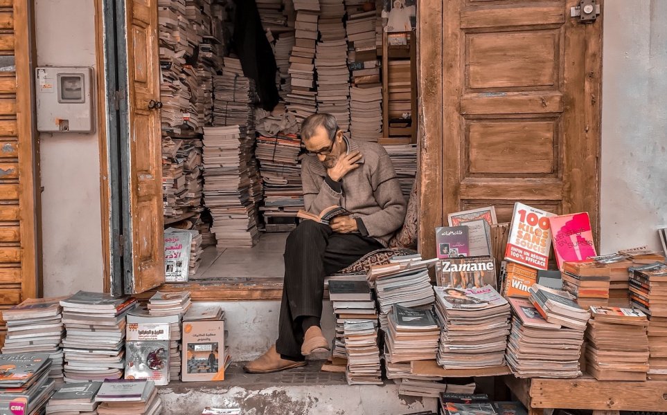 class="post-hero-img" itemprop="image"